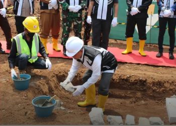 Ketua DPRD dan Bupati Kab Bandung Barat Menghadiri Peletakan Batu Pertama Pengadilan Agama Ngamprah.
