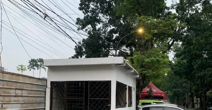 Viral Garasi Mobil di Trotoar Jalan Ambon Bandung, Berakhir Dibongkar Satpol PP