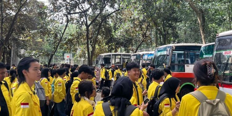Mahasiswa UI Berangkat Demo ke Bundaran HI  hari ini