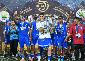 Empat Kompetisi Sekaligus, Persib Bandung Siap Hadapi Risiko sebagai Juara