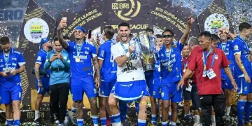 Empat Kompetisi Sekaligus, Persib Bandung Siap Hadapi Risiko sebagai Juara