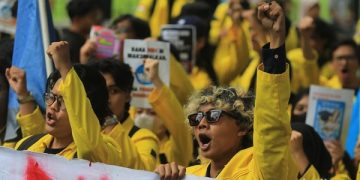 Aksi BEM UI Dicegat Polisi di Depan Gedung DPR, Lokasi Demo Dialihkan