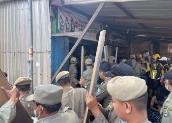 Pemkot Bandung Tertibkan Ratusan Bangunan Liar di Jalan Terusan Pasirkoja