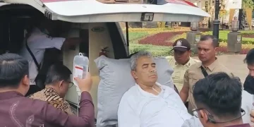Wali Kota Bandung Muhammad Farhan Dilarikan ke Rumah Sakit Menggunakan Ambulans