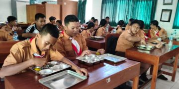 Prabowo Minta BGN Kaji Kembali Kecukupan Anggaran Rp15 Ribu untuk Program Makan Bergizi Gratis