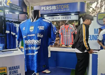 Jersey Baru Persib Resmi Diluncurkan, Ramon Tanque Malah Tak Terlihat