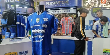 Jersey Baru Persib Resmi Diluncurkan, Ramon Tanque Malah Tak Terlihat