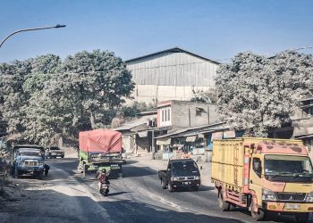 Dampak Debu Kapur, Ratusan Warga Bandung Barat Alami ISPA dan Suspek TBC