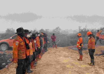 Pantang Pulang Sebelum Api Padam, Kapolres Inhil Rela Bermalam di Lokasi Karhutla