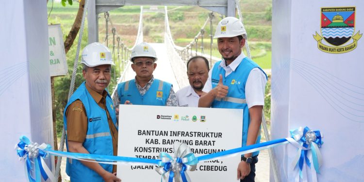 175 KK di Bandung Barat Kini Dapat Listrik Gratis dari PLN