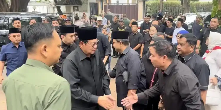Guruh Soekarnoputra Berpulang, Sejumlah Tokoh Datangi Rumah Duka