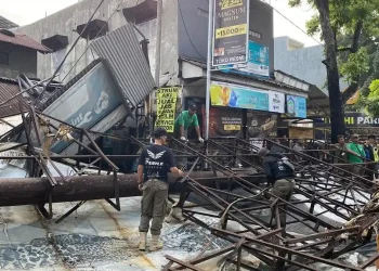 aliho Raksasa Roboh di Buah Batu Bandung, Timpa Warung hingga Bengkel