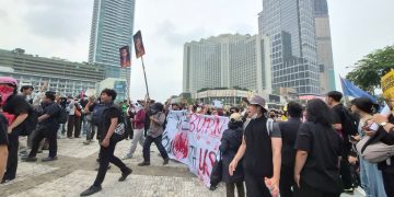 Massa Aksi Padati Bundaran HI, Isu Karhutla Disuarakan hingga Lalu Lintas Ditutup