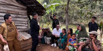 3 Keluarga Tinggal di Atas Gunung, Bupati Bandung Barat Turun Tangan