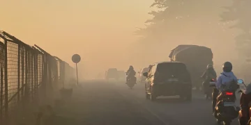 Kabut Asap Pekat Selimuti Banjarbaru, Jarak Pandang Pengendara Terbatas
