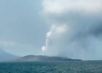 Gunung Anak Krakatau Masih Siaga, Warga Dilarang Mendekat